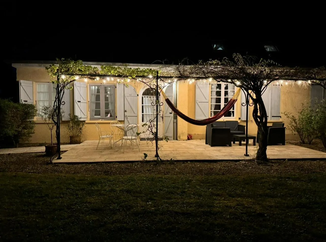 La Chapelle du Chateau Lagarrigue Strenquels Hébergement de vacances